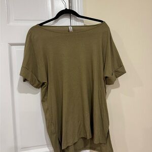Zenana Outfitters Green Relaxed Short Sleeve T-Shirt